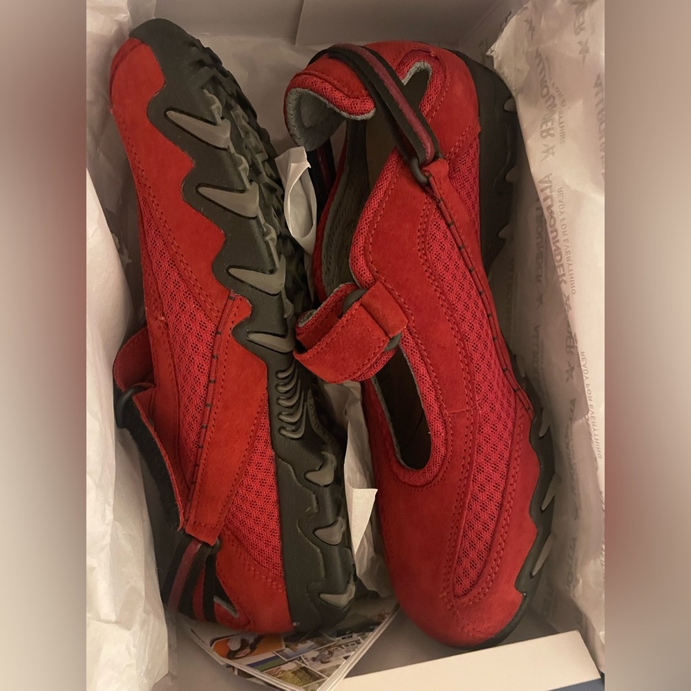 Allrounder Mephisto New Size 9.5 women’s red